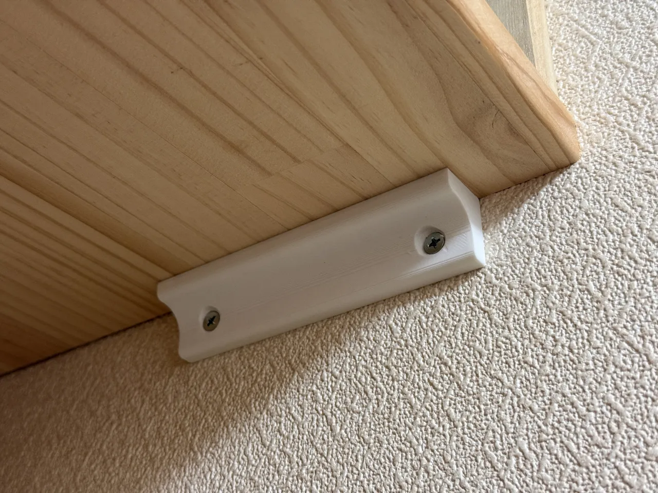 Shelf bracket view 3