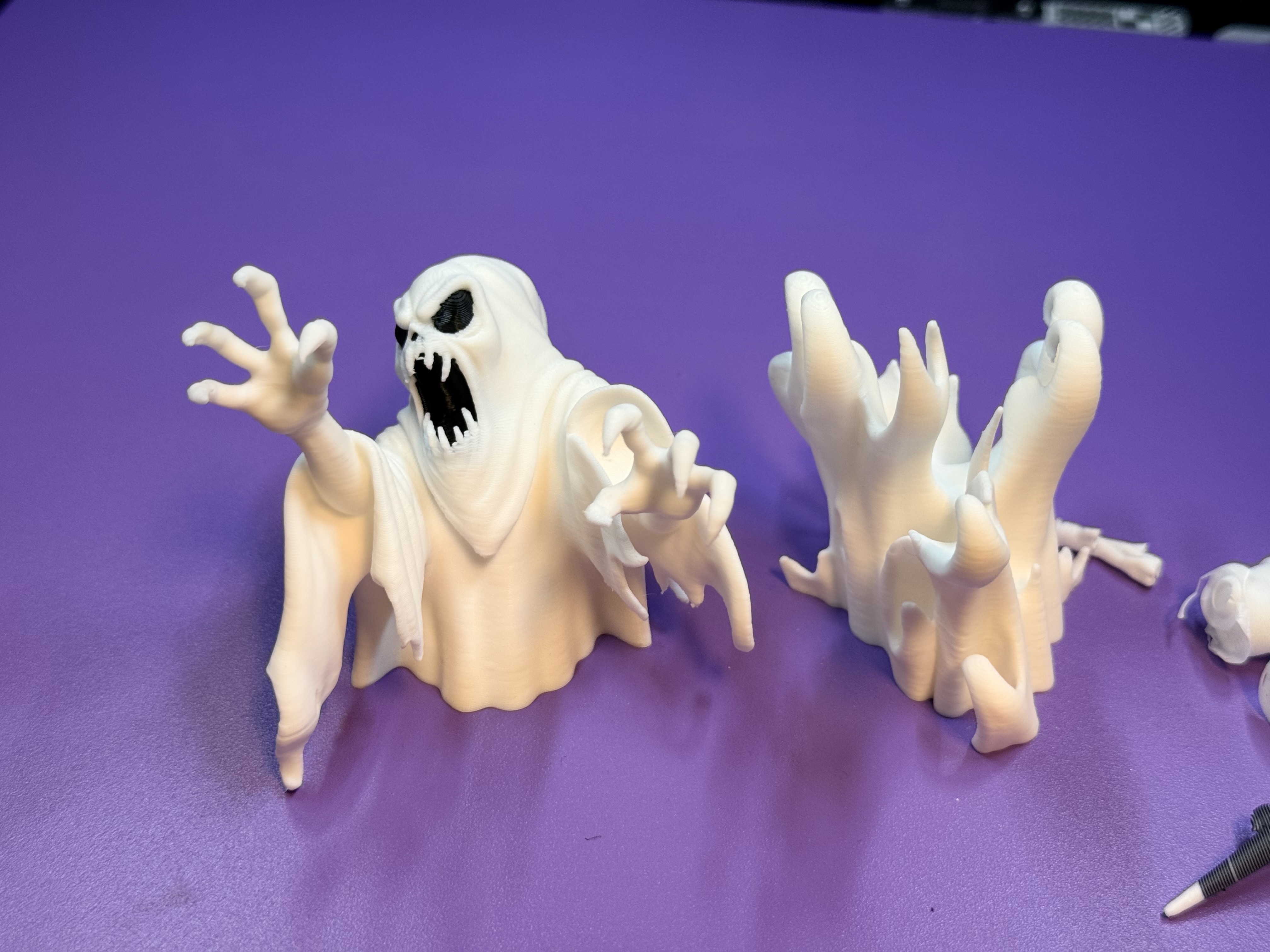 Halloween Ghost through window V2 - Scary - 1