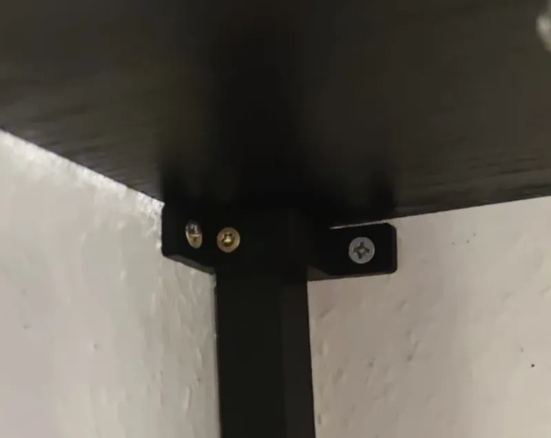 Corner shelf mount 2x2