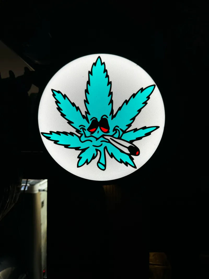 Happy Leaf Light