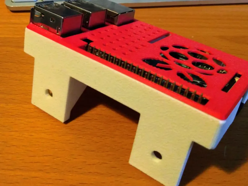 Raspberry Pi (b+/2/3) case with mounting holes