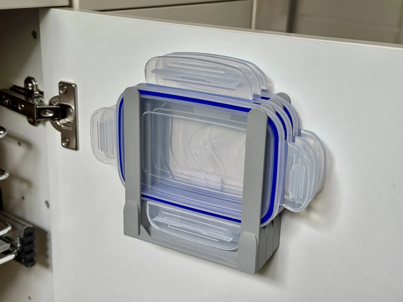 Lid holder for rectangle food container view 4