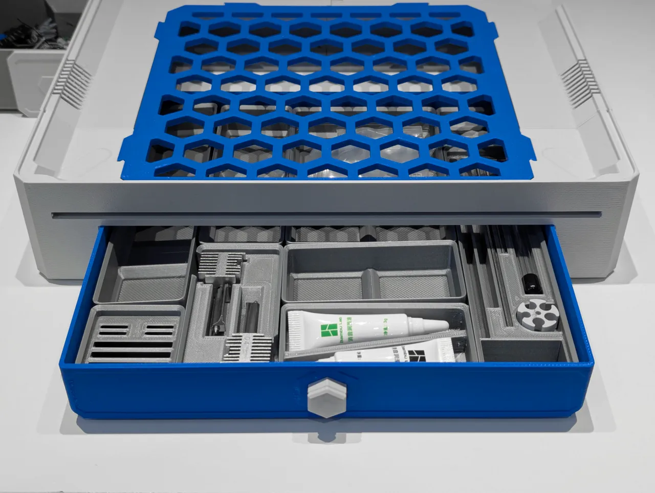 A1 - Stackable Storage Stand V1 view 4