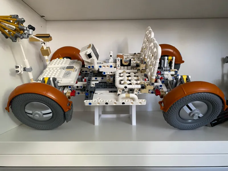 LEGO42182 Ikea Billy stand