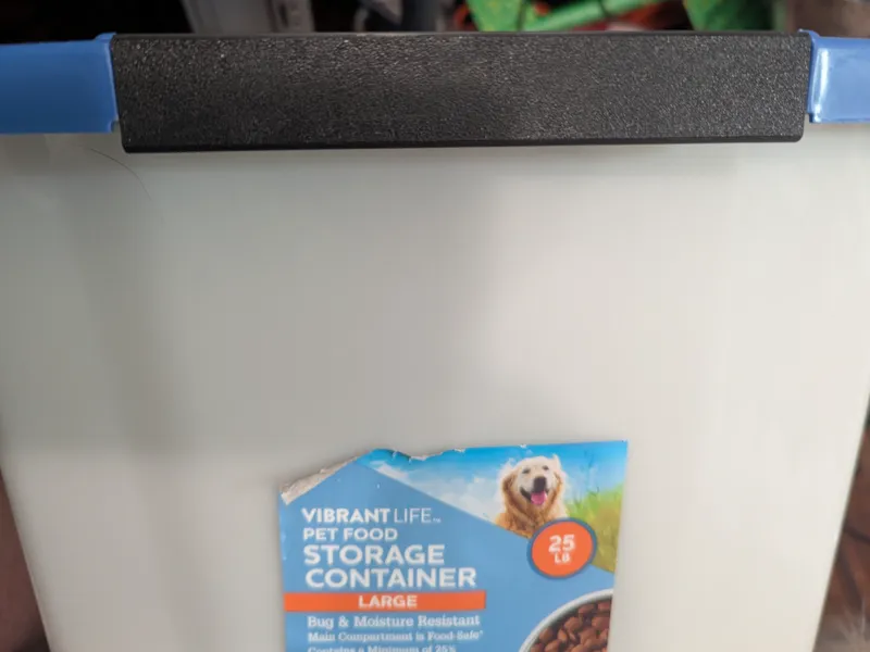 Dogfood Container Latch