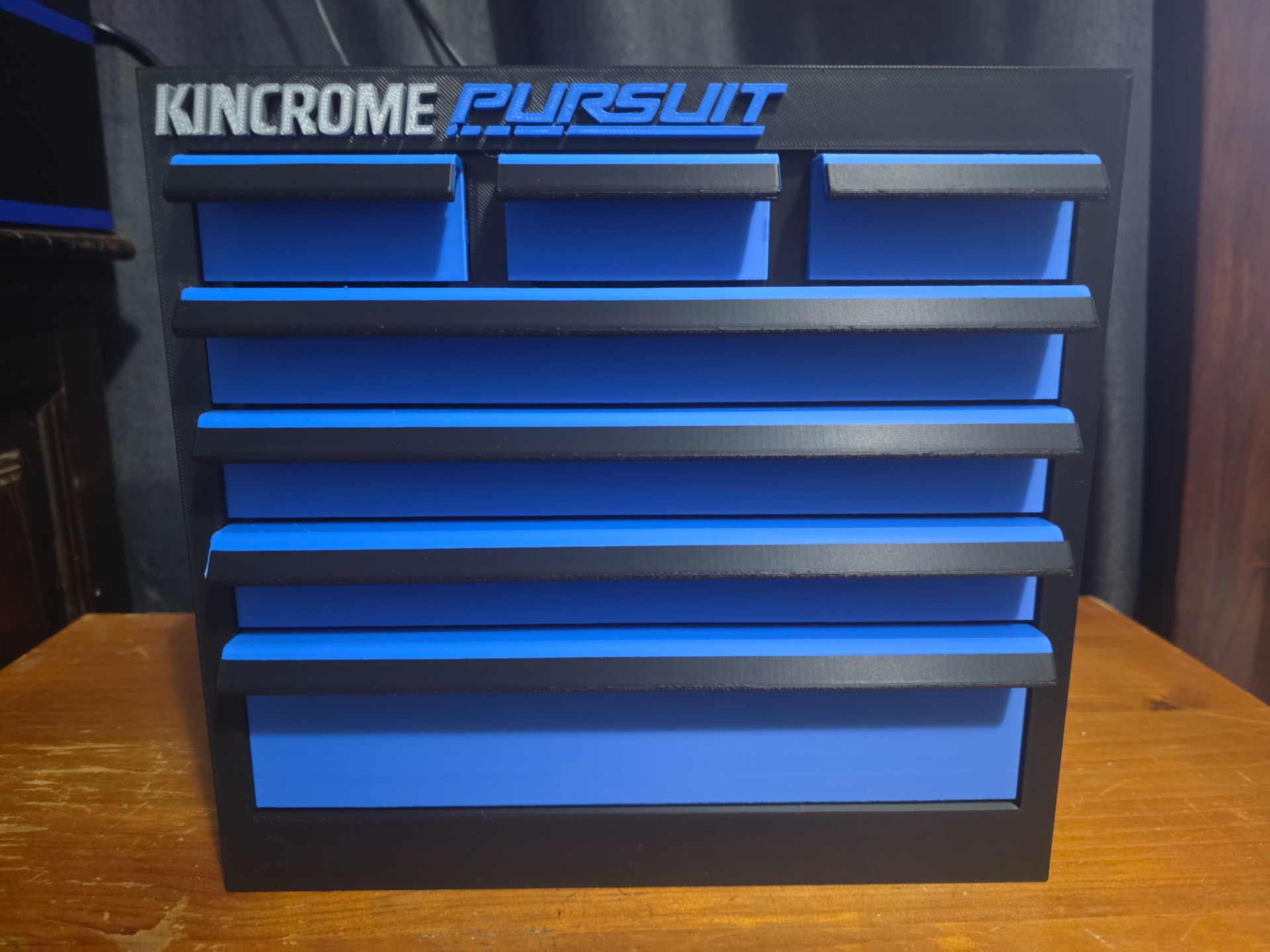 Kinchrome Pursuit Desktop Mini Toolbox