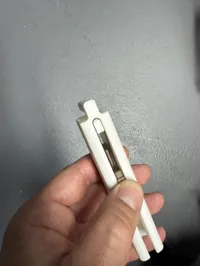 Corrected mag body with slot for rubberband