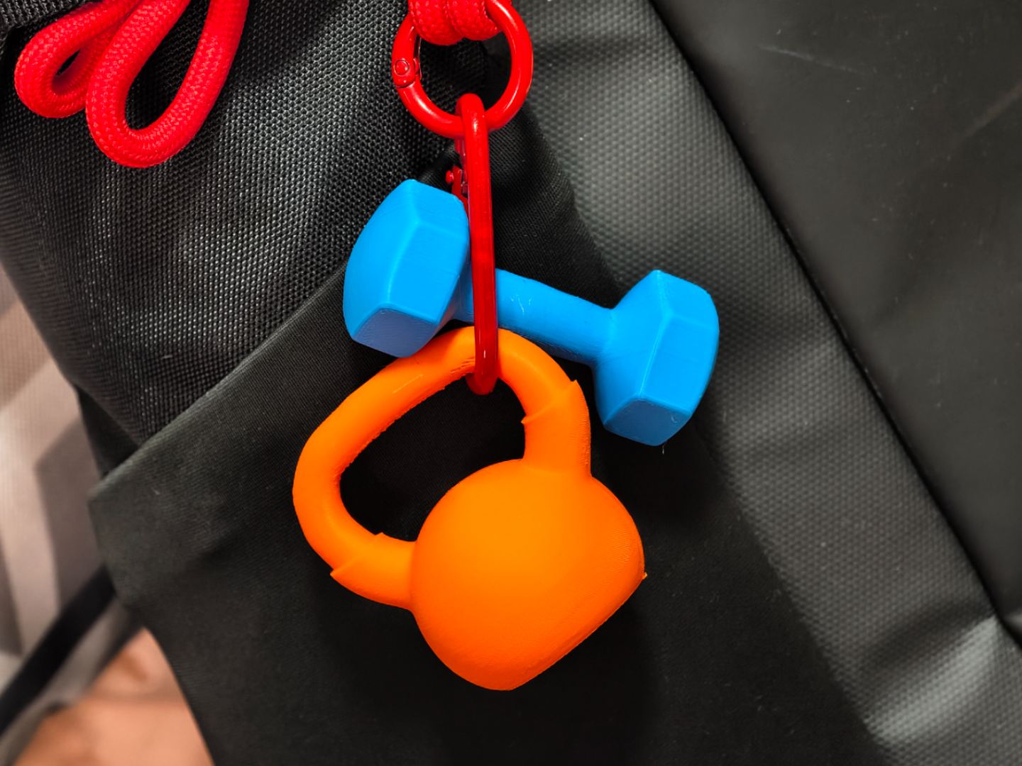 Miniatura 1 do modelo 3D 哑铃和壶铃挂件