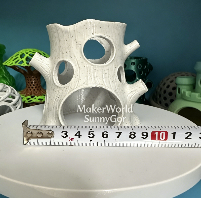 Miniatura 1 do modelo 3D 空心树桩躲避屋