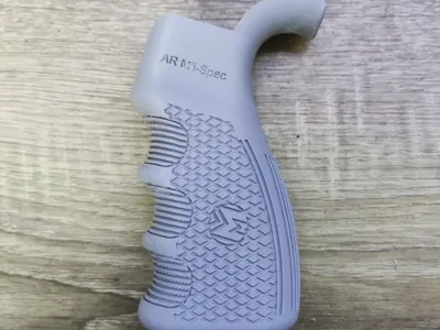 Airsoft M4 GBB Milspec type grip