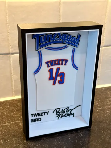 Marco decorativo: Tweety Bird - Space Jam - Jersey Frame — vista de referencia 3