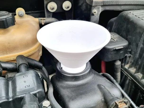 R53, R52, R50 Mini Cooper Gen 1 oil funnel