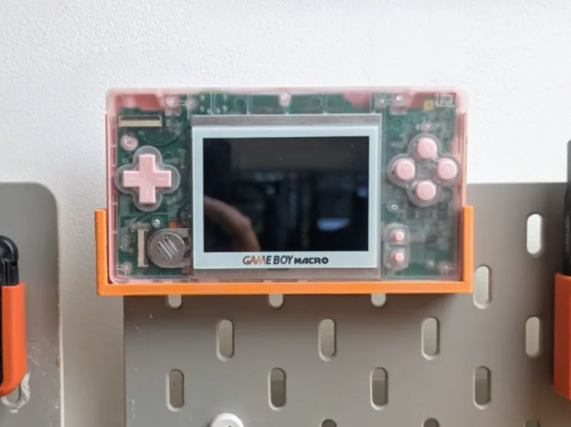 Game Boy macro skadis holder