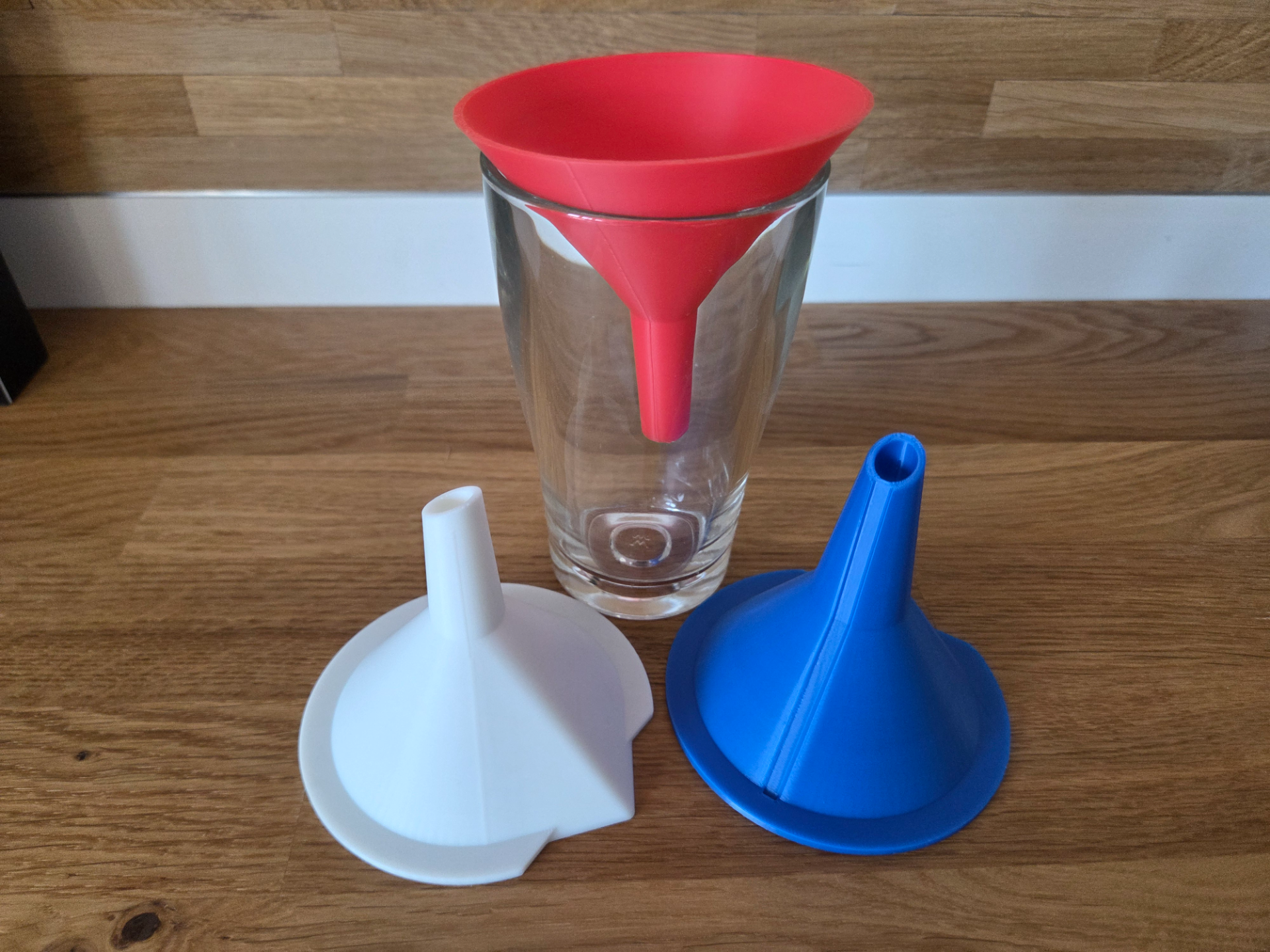 Parametrischer Trichter mit optional. Ausgusslippe