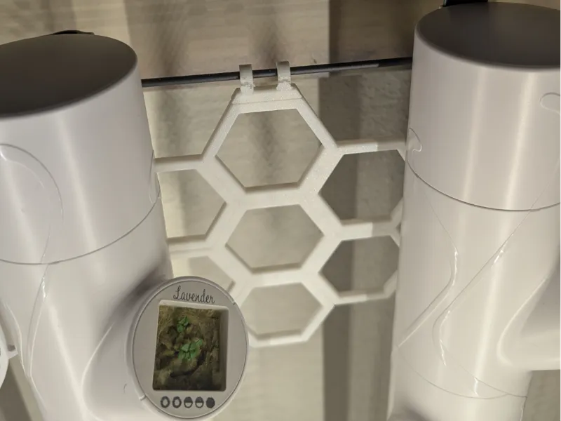 Gardyn Hook for Modular Hexagon Trellis