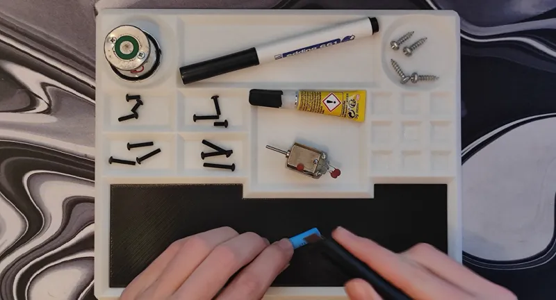 Screw organizer with TPU cutting mat.