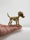 Фигурка на куче скелет