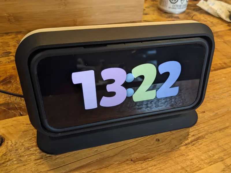Pixel 9/10/Pro charging dock for Spigen case
