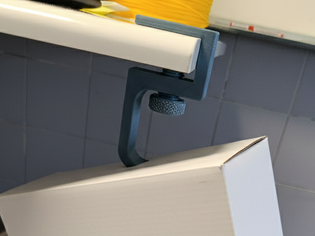 Universal Shelf Hanger with Screw