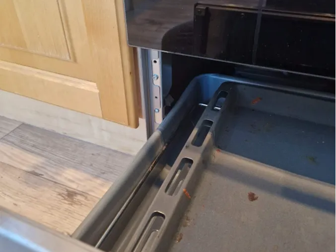 Bosch stove/oven/hob drawer slide side brackets