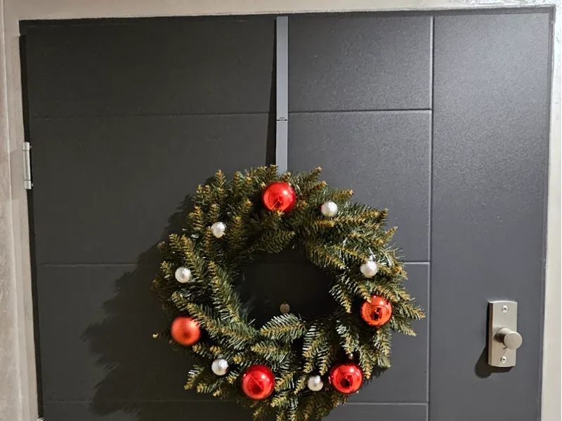 Christmas Wreath Door Hanger (Split Model)