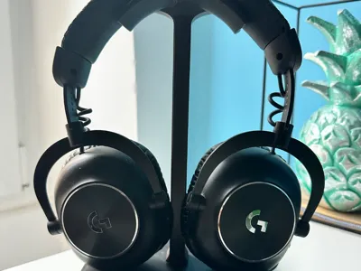 Logitech pro headphone stand