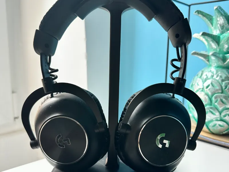 Logitech pro headphone stand