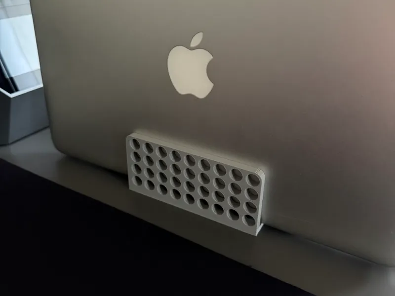 MacBook Pro 13" 2012 Vertical Stand