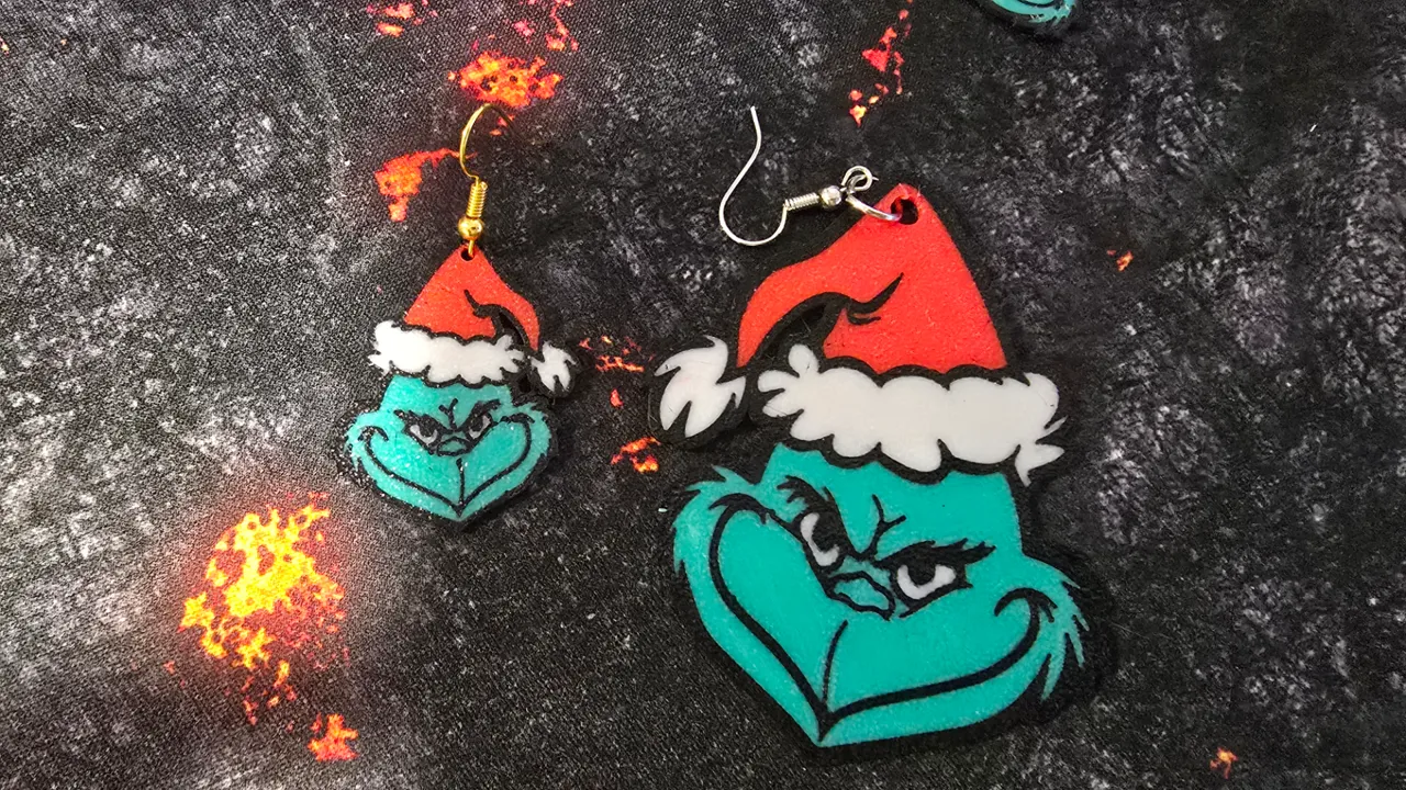 The Grinch Earrings, adornments (double side) view 3