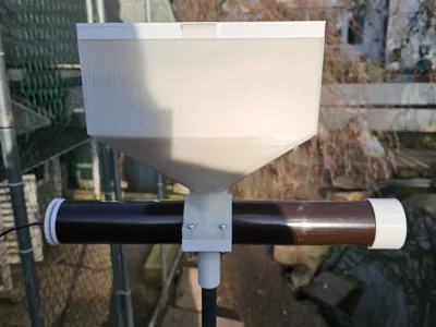 Rodent-proof Poultry Feeder