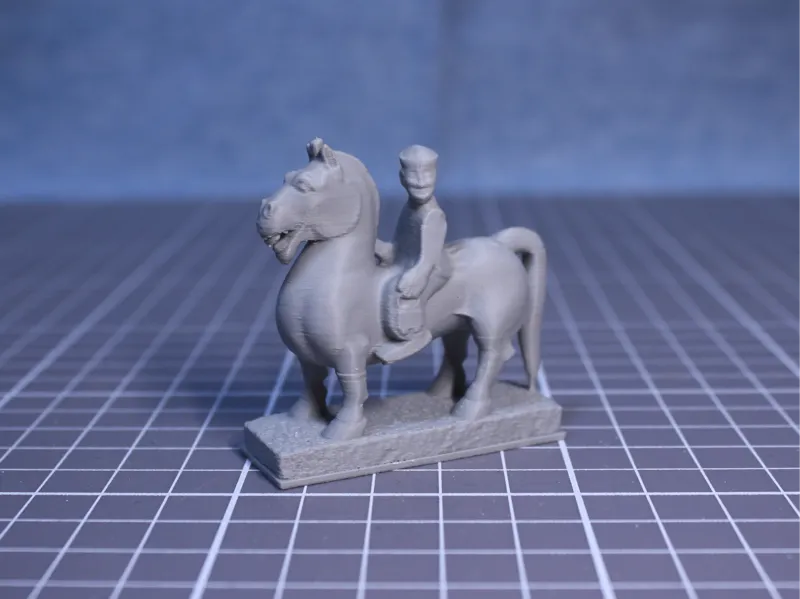 东汉彩绘石骑马人