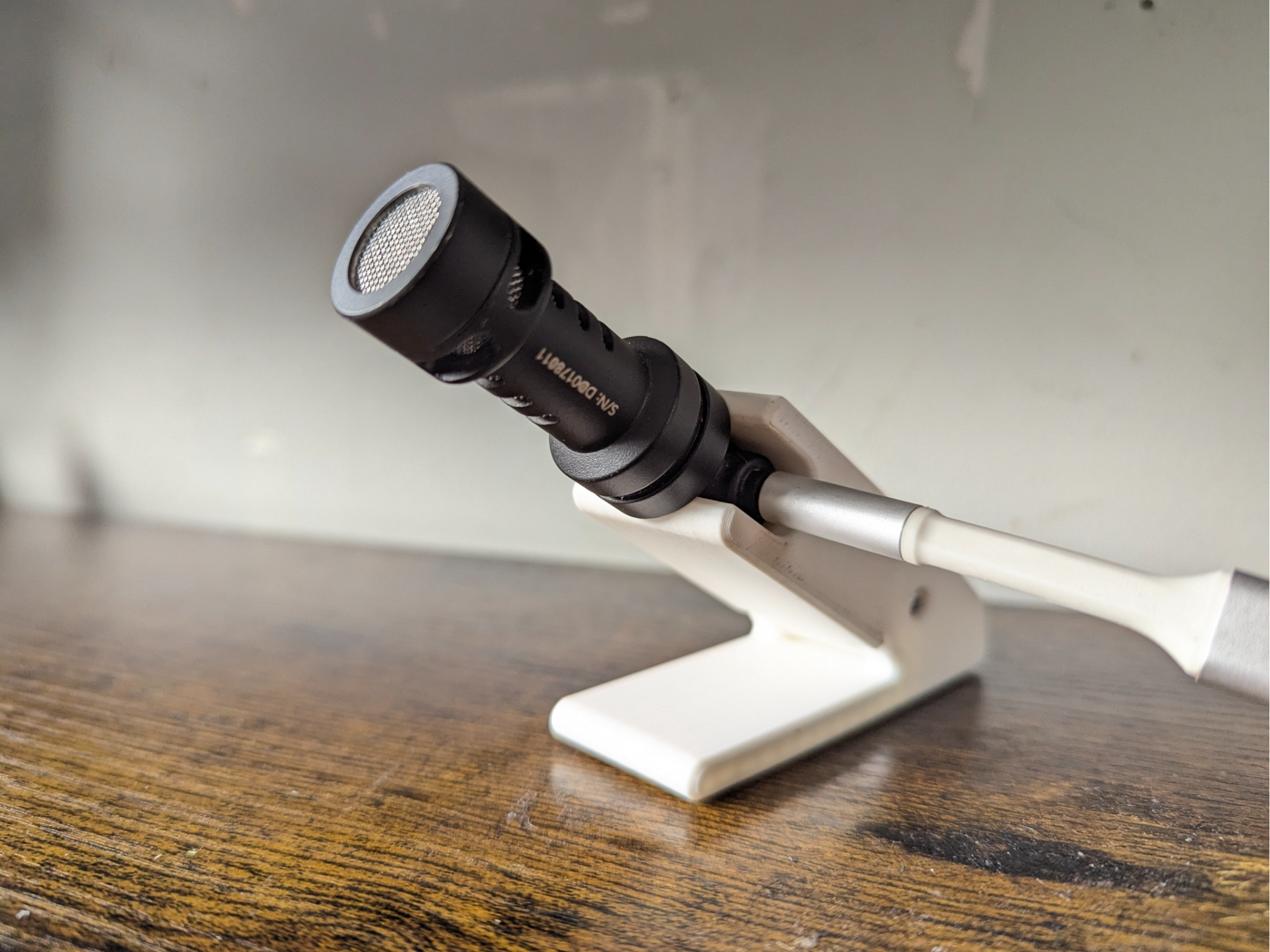 Adjustable Rode VideoMic Me Desktop Stand