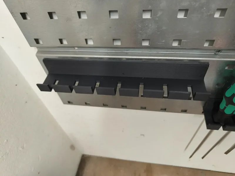 Screwdriver holder Raaco board