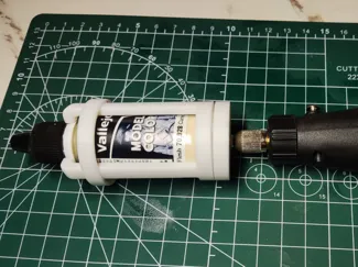 摇漆器，用于安装在电动打磨器