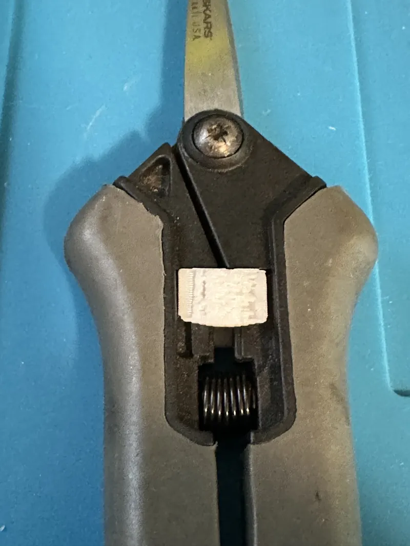 Fiskars Mirco-Tip Snips/Scissors Replacement Lock