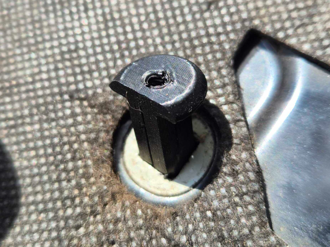 Audi/VW Rear Number Plate Screw Square Hole Insert