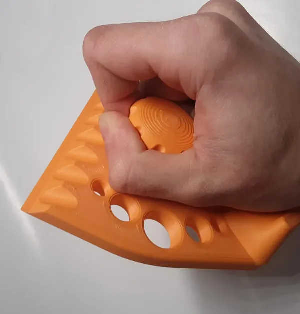 Grattoir à glace ergonomique