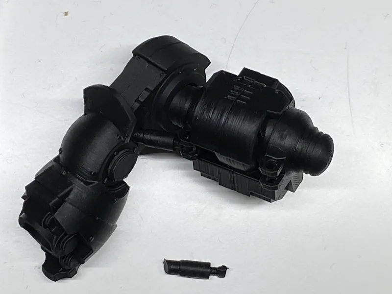 Hip joint support for dreadnoughts