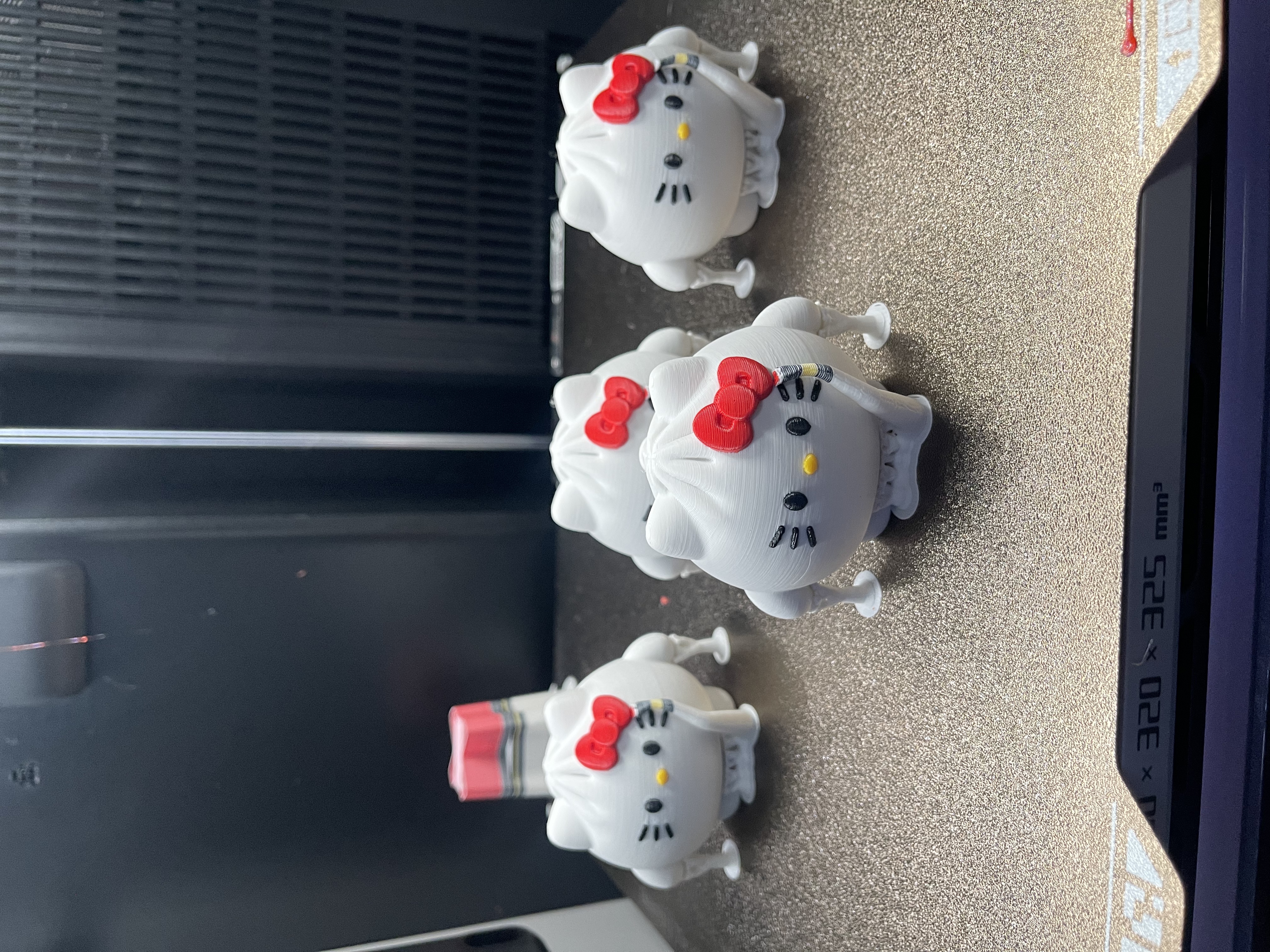 Miniatura 2 do modelo 3D 可爱的包子Hello Kitty 凯蒂猫钥匙扣挂件 AMS多色打印