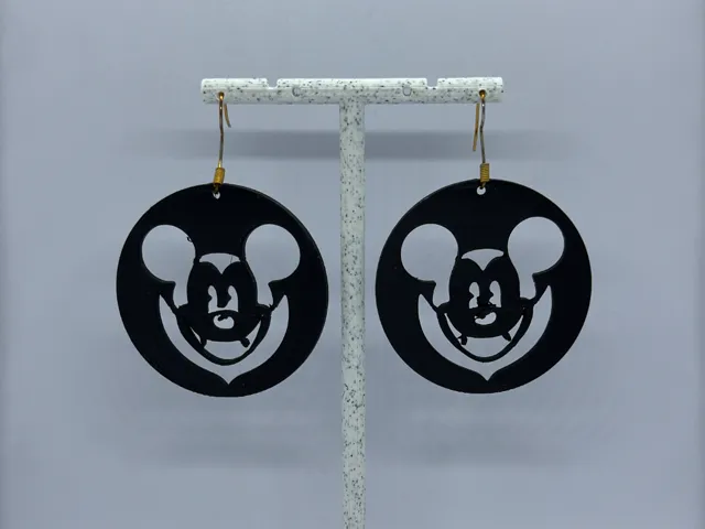 Aretes Colmillos de Fantasía