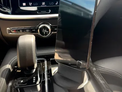 Volvo Wireless Charger/mount for iPhone