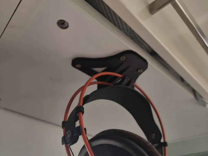 Topside Mounted Headphone Holder