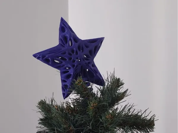 Étoile de Noël ajourée pour sapin