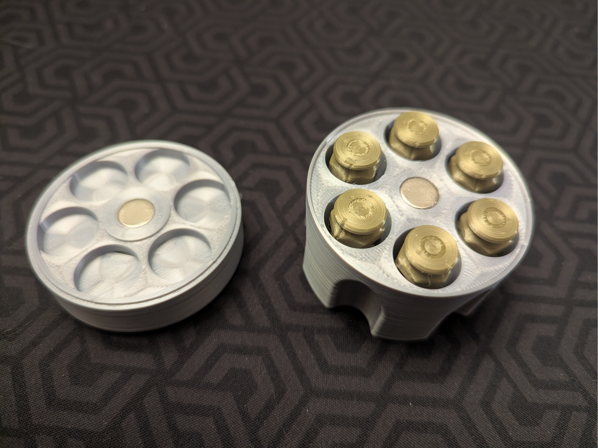 D6 bullet dice with spinning revolver case