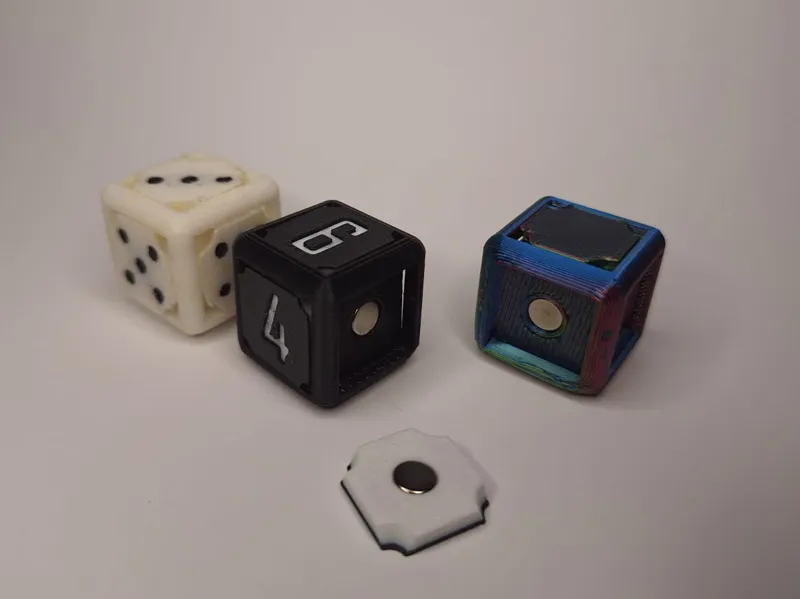 MagneDice (d6) - Magnetized customizable dice