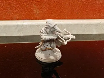 Escenografía en miniatura: Kenku Ravenfolk Ranger - Avian Marksman 32mm base — vista de referencia 4