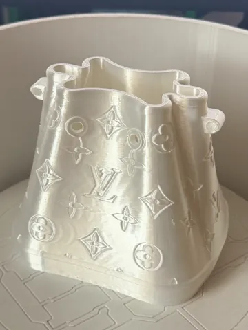 Modelo para impresión 3D: 九五LV Noé BB (bucket bag)花瓶修改版20260828 — vista de referencia 2