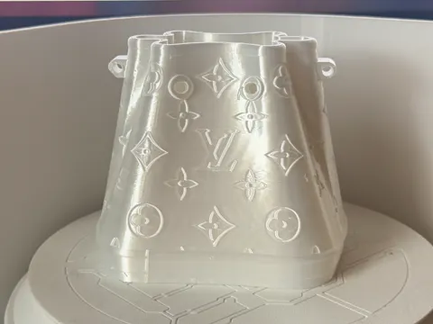 Modelo para impresión 3D: 九五LV Noé BB (bucket bag)花瓶修改版20260828 — referencia de MakerWorld