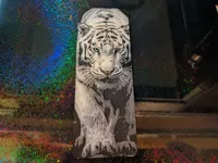 With blue eyes uses 5 colors