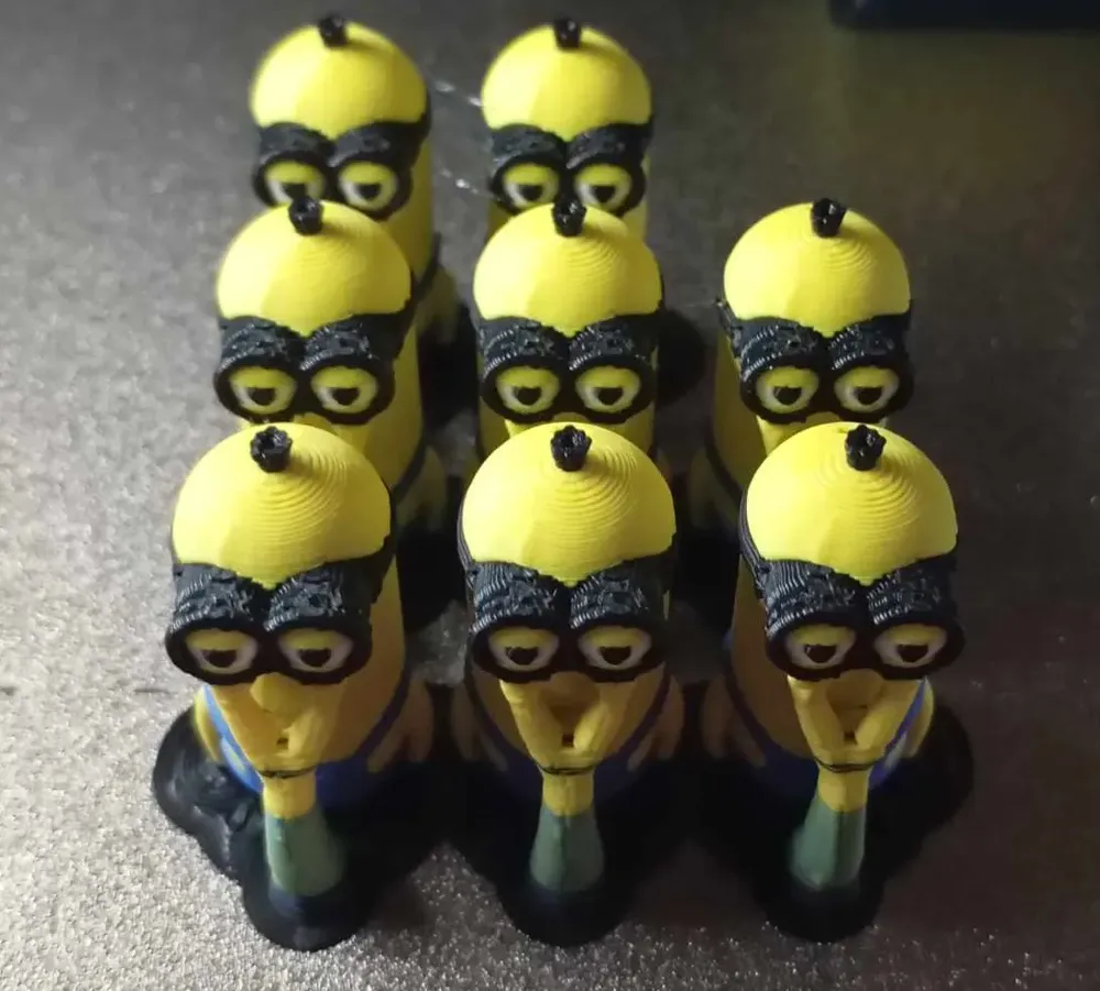 8 x Minions bob, stuart, kevin pack keychains Remixed by